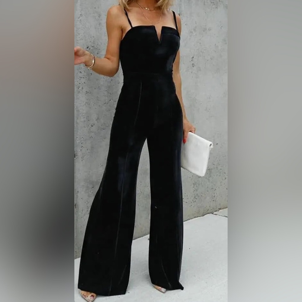 Elegant Black velvet Jumpsuit